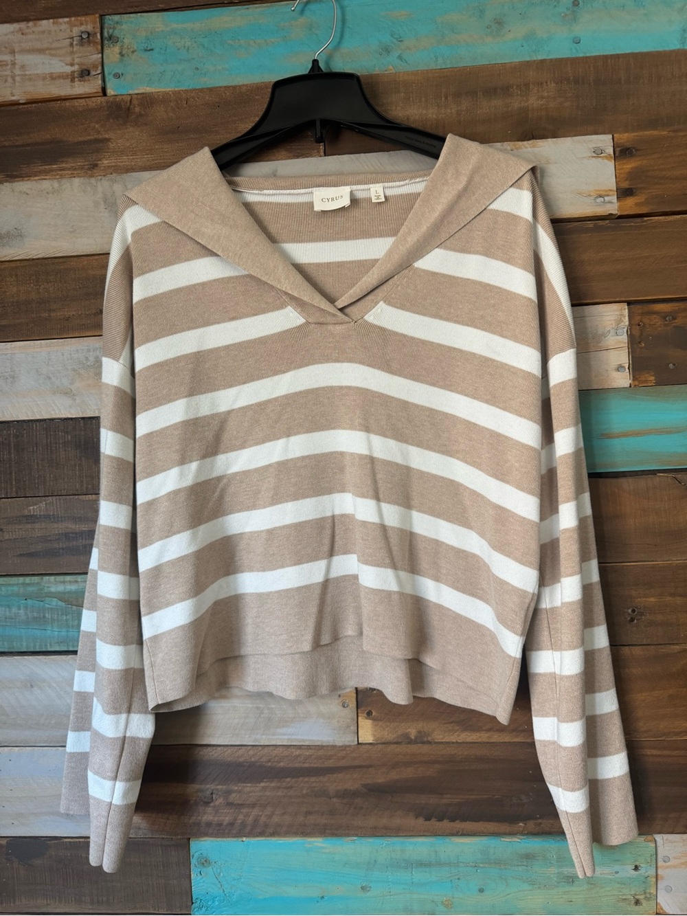 Cyrus Striped Johnny Collar V-Neck Sweater Tan White Coastal Preppy | Size L